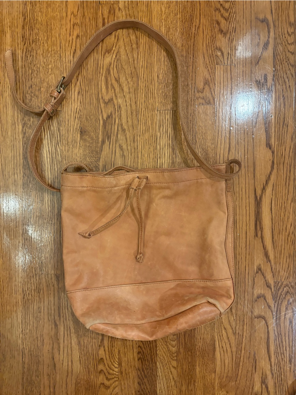 ABLE Genuine Leather Bucket Bag Crossbody Bag in Tan
